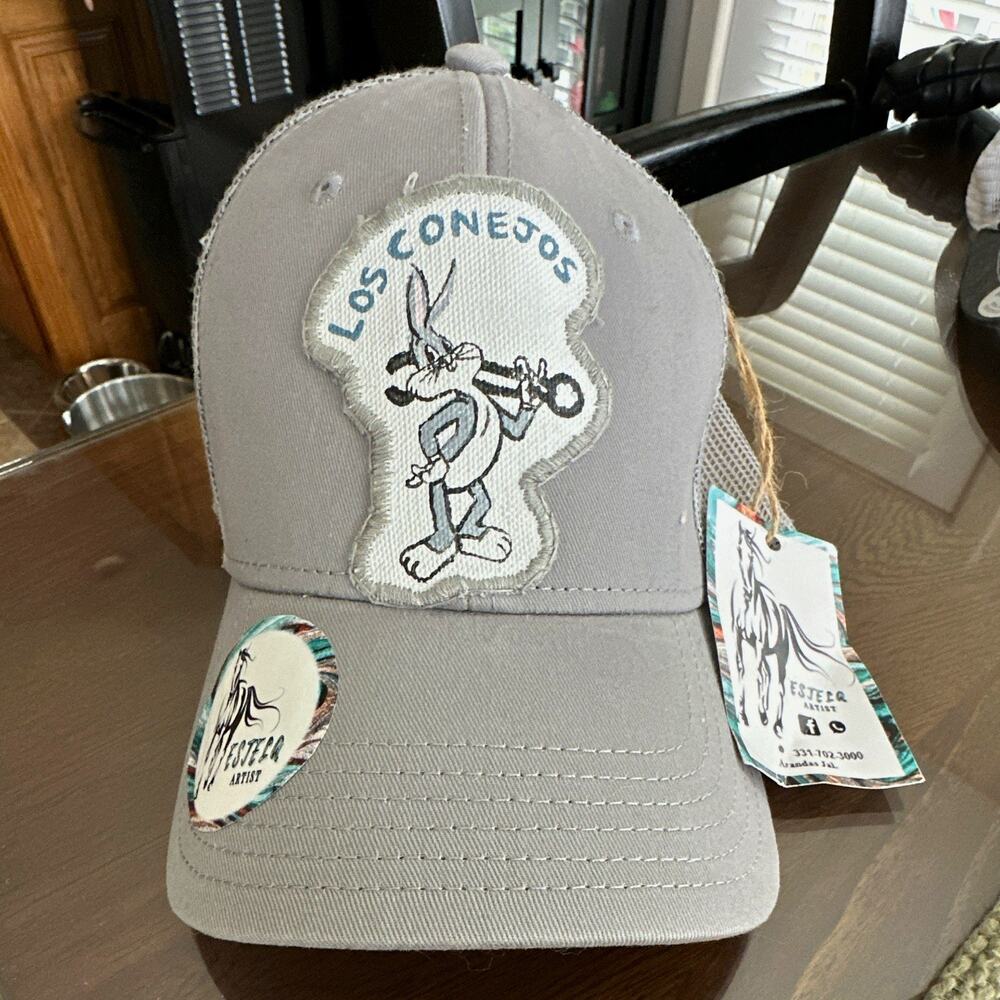 SOMHER Gray Trucker Hat Mesh Back Adjustable One Size Bugs Bunny Los Conejos